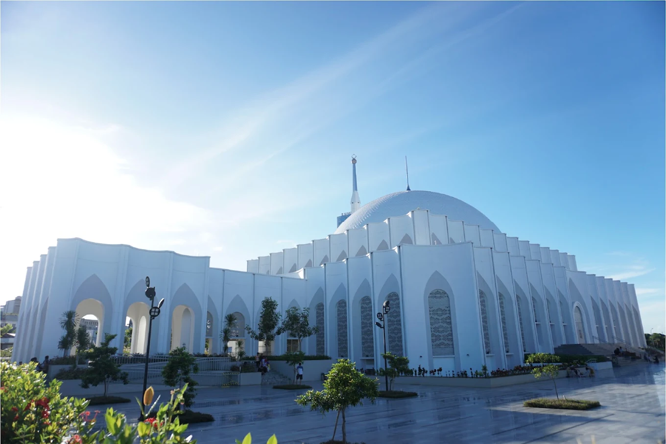 Masjid Raya Al Bakrie Lampung